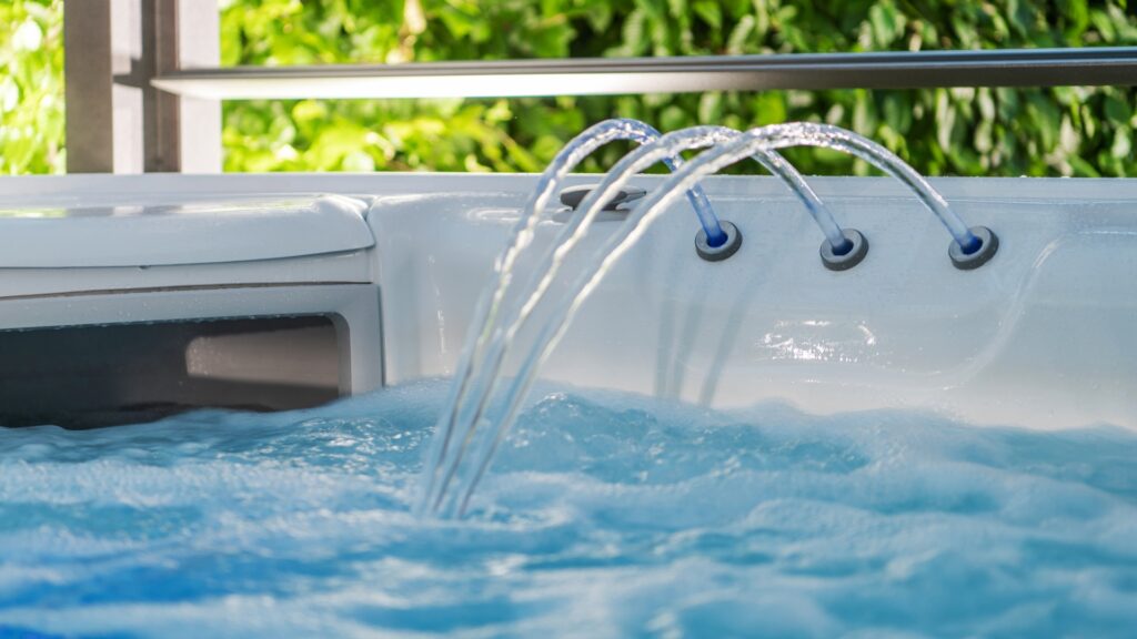 Hot tub with water feature